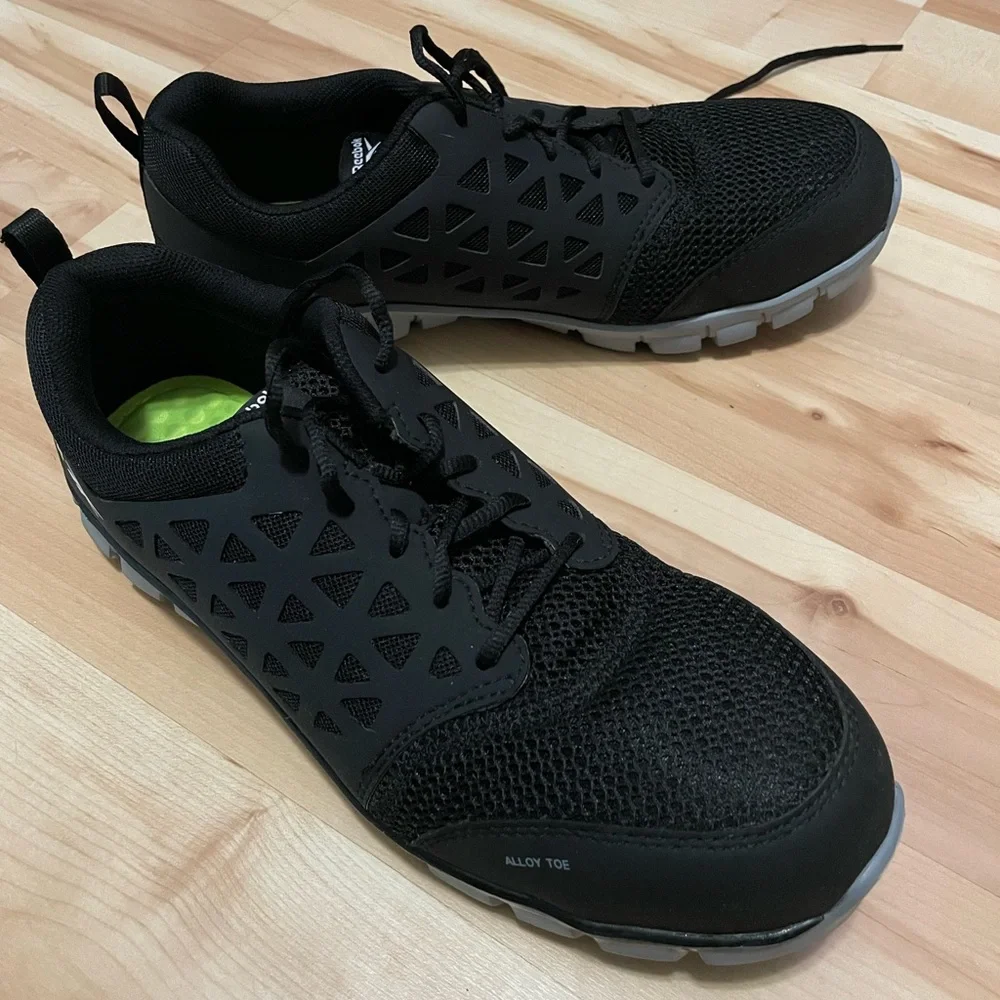 Reebok Alloy Toe Men’s Shoes - Picture 1 of 4